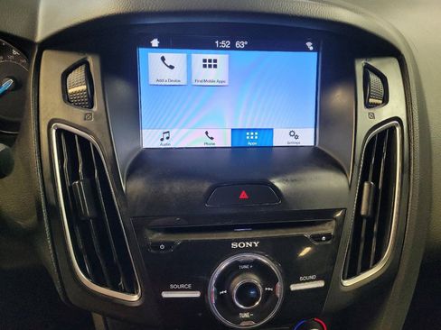 Used 2017 Ford Focus SEL image 25