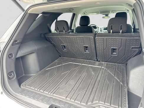 Used 2019 Chevrolet Equinox LT w/ Driver Convenience Package FWD image 40