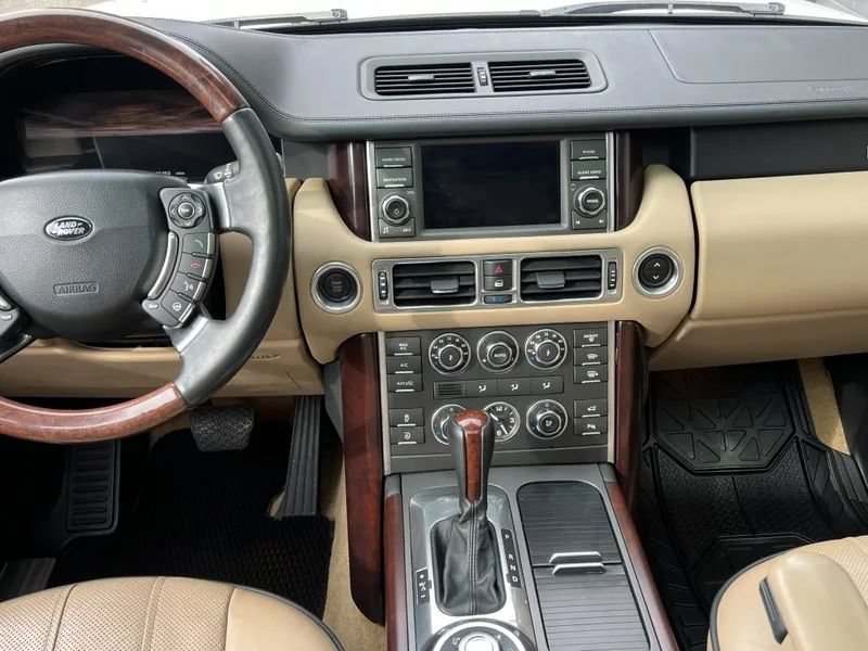 Used 2012 Land Rover Range Rover HSE LUX AWD/4WD image 16
