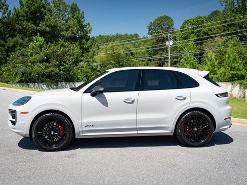 Used 2023 Porsche Cayenne GTS AWD/4WD image 17