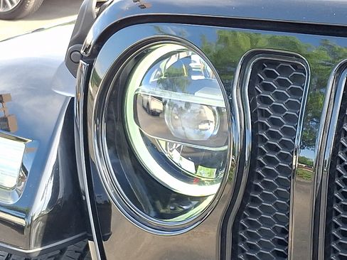 Certified 2022 Jeep Wrangler Unlimited Sahara AWD/4WD image 9