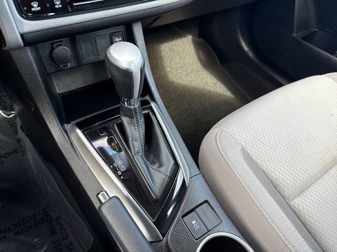 Used 2018 Toyota Corolla LE image 20