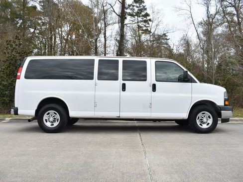 Used 2020 Chevrolet Express 3500 LT w/ LT Preferred Equipment Group image 3
