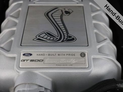 Used 2022 Ford Mustang Shelby GT500 w/ Carbon Fiber Track Pack RWD image 7