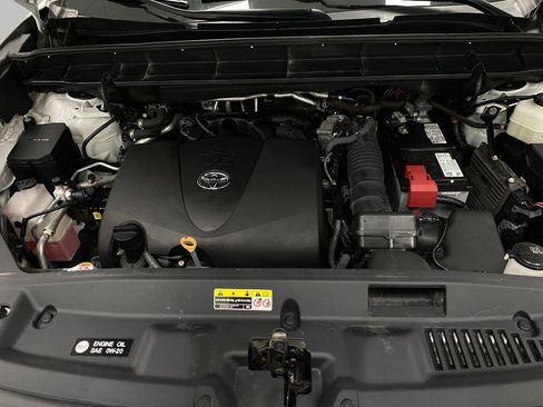 Used 2021 Toyota Highlander Limited image 14