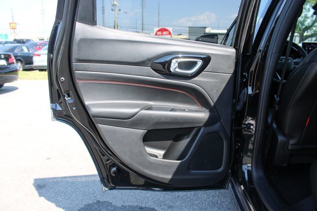 Used 2025 Jeep Compass Trailhawk AWD/4WD image 29