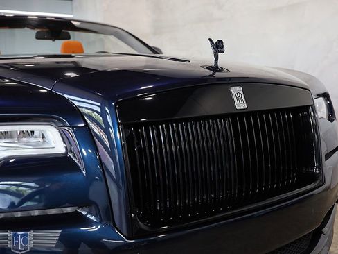 Used 2017 Rolls-Royce Dawn Convertible image 14