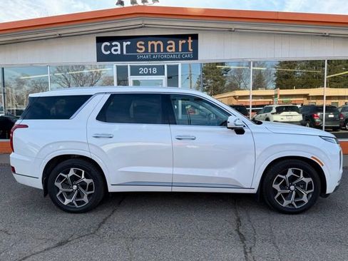 Used 2022 Hyundai Palisade Calligraphy image 2