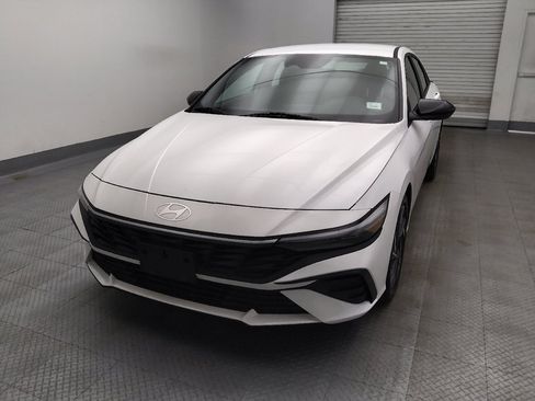 Used 2025 Hyundai Elantra Sport FWD image 15