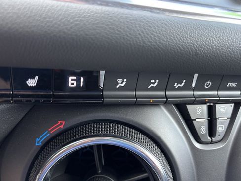 Used 2024 Chevrolet Blazer LT w/ Convenience Package FWD image 35