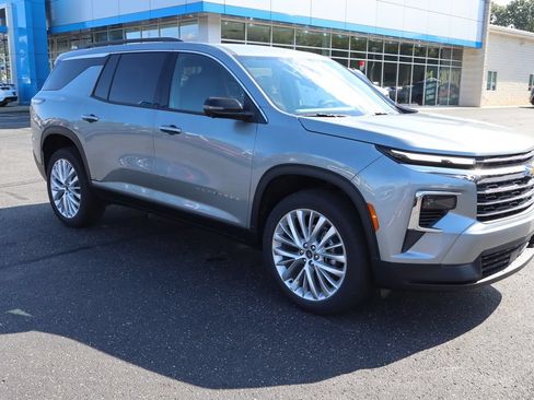 New 2027 Chevrolet Traverse LT w/ Driver Confidence Package AWD/4WD image 2