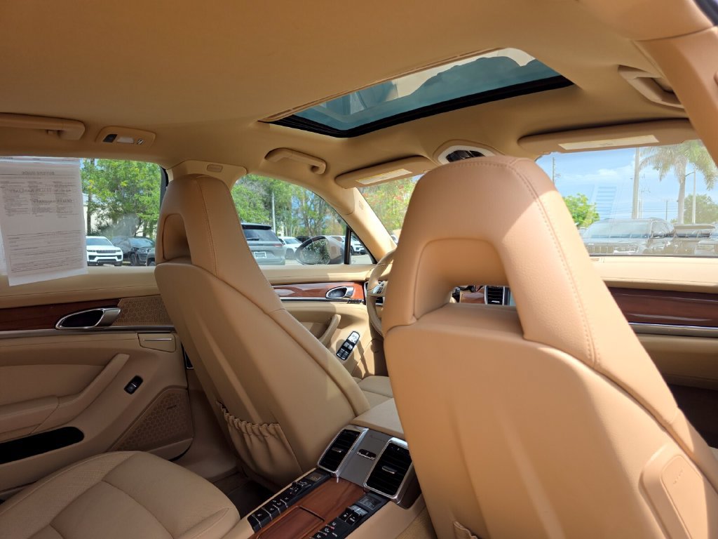 Used 2014 Porsche Panamera 4 AWD/4WD image 17