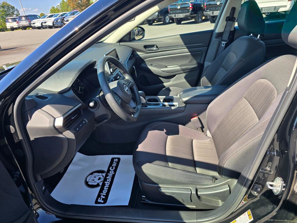 Used 2025 Nissan Altima 2.5 S FWD image 11