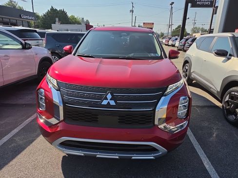 Used 2022 Mitsubishi Outlander SE AWD/4WD image 2