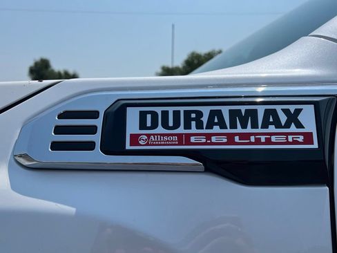 Used 2025 GMC Sierra 2500 SLT w/ SLT Premium Package AWD/4WD image 5
