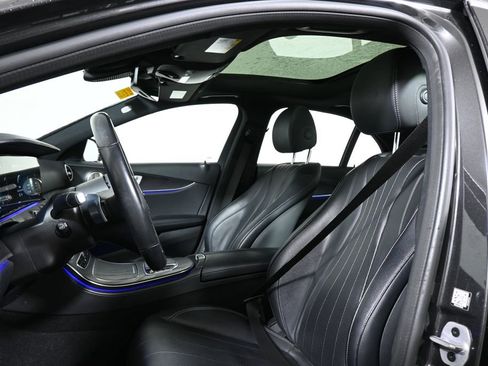 Used 2023 Mercedes-Benz E 350 4MATIC Sedan image 5