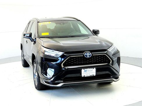 Certified 2022 Toyota RAV4 SE image 8