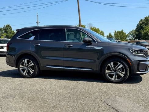 Used 2023 Kia Sorento SX Prestige AWD/4WD image 2