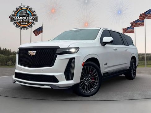 Used 2023 Cadillac Escalade ESV V AWD/4WD image 4