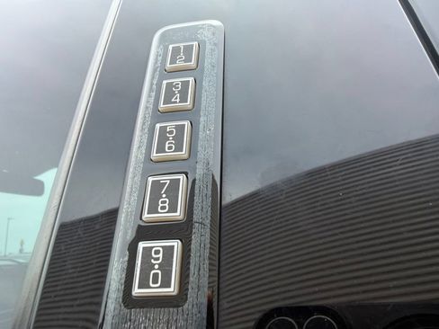 Used 2018 Ford F150 Lariat w/ Equipment Group 502A Luxury AWD/4WD image 19