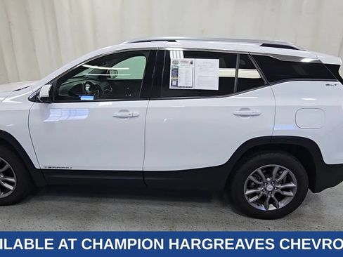 Used 2024 GMC Terrain SLT AWD/4WD image 7