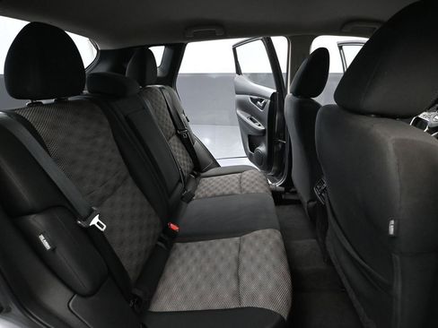 Used 2021 Nissan Rogue Sport SV image 41