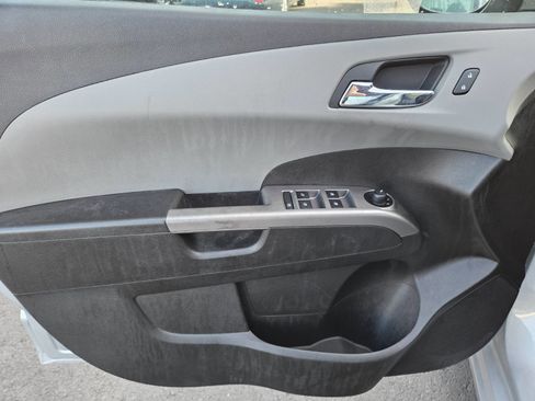 Used 2020 Chevrolet Sonic Premier image 8