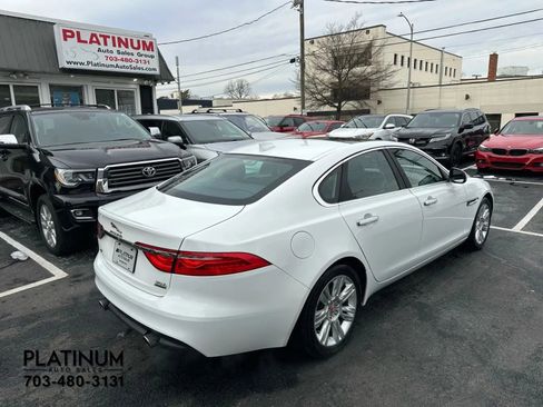 Used 2017 Jaguar XF Premium image 5