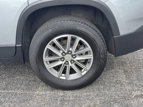 Certified 2023 Chevrolet Traverse LT FWD image 9