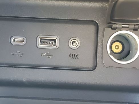 Used 2023 Chevrolet Equinox LT image 31