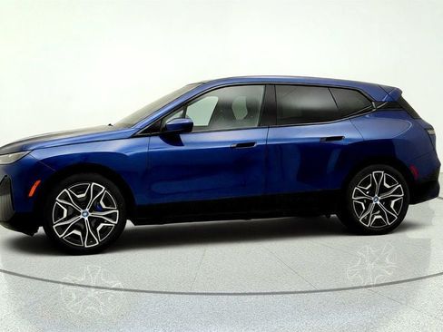 Used 2024 BMW iX xDrive50 w/ Sport Package AWD/4WD image 8