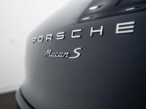 Certified 2017 Porsche Macan S AWD/4WD image 25