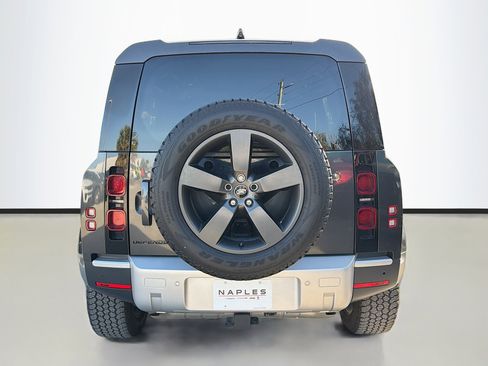 Used 2024 Land Rover Defender 110 S image 4