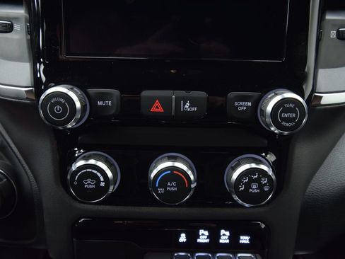 New 2026 RAM 1500 4x4 Crew Cab image 19