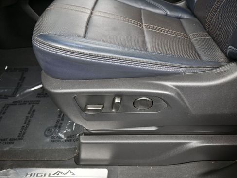 Used 2025 Chevrolet Silverado 3500 High Country w/ Technology Package AWD/4WD image 16