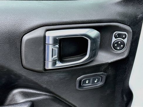 Used 2023 Jeep Wrangler Unlimited w/ Sun & Screen Package AWD/4WD image 19