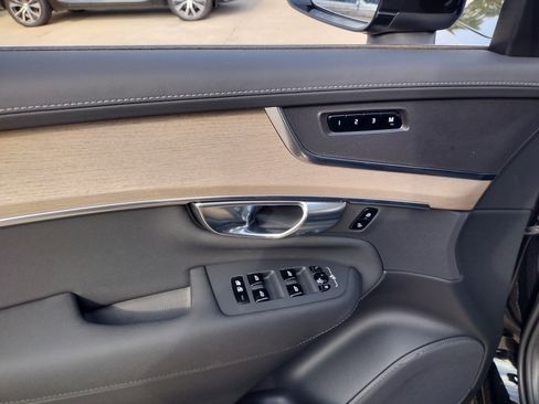 New 2025 Volvo XC90 B6 Plus image 10