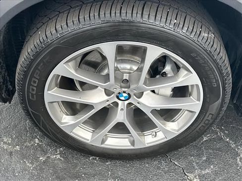 Used 2022 BMW X5 xDrive40i w/ Climate Comfort Package AWD/4WD image 36