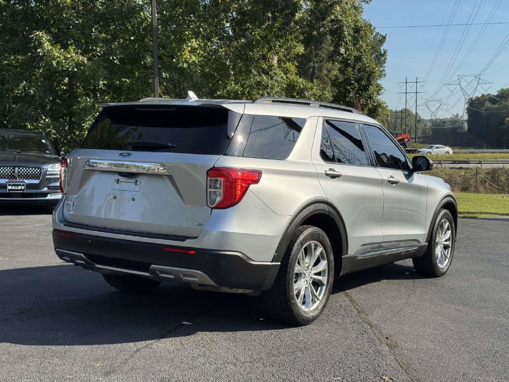 Used 2020 Ford Explorer XLT w/ Equipment Group 202A AWD/4WD image 24