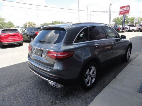 Used 2018 Mercedes-Benz GLC 300 4MATIC w/ Premium Package image 5