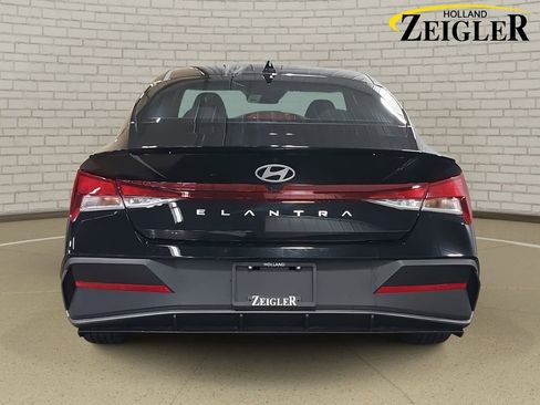 New 2026 Hyundai Elantra Sport image 6