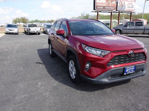Used 2019 Toyota RAV4 XLE w/ Convenience Package image 6