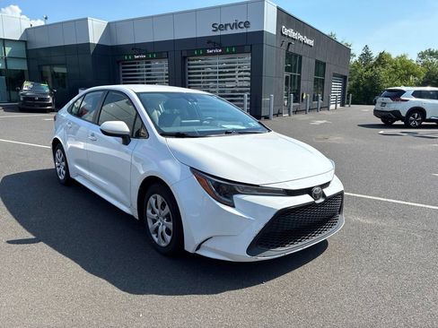 Used 2020 Toyota Corolla LE FWD image 8