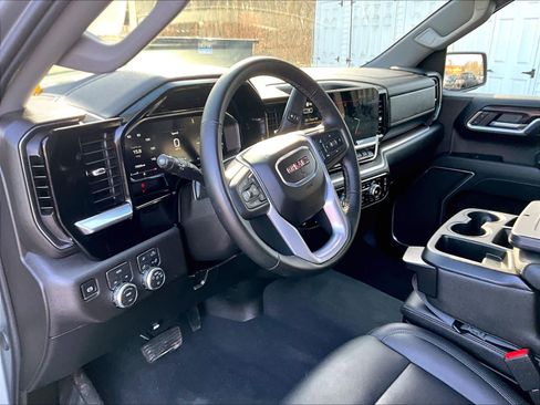 Used 2026 GMC Sierra 1500 SLT image 8