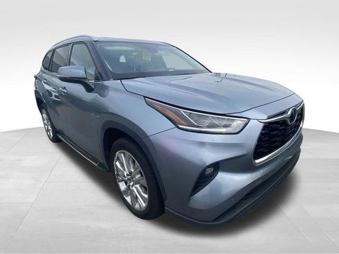 Used 2020 Toyota Highlander Limited FWD image 14