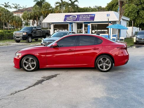 Used 2018 Alfa Romeo Giulia AWD image 4