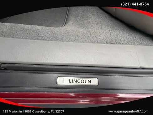 Used 1998 Lincoln Town Car Executive RWD image 27