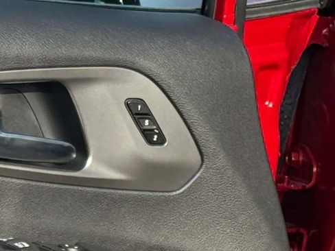 New 2026 Chrysler Pacifica Select image 38