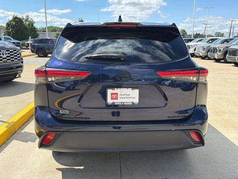 Used 2022 Toyota Highlander XLE AWD/4WD image 6