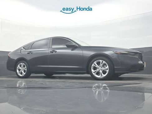 Used 2025 Honda Accord LX image 27